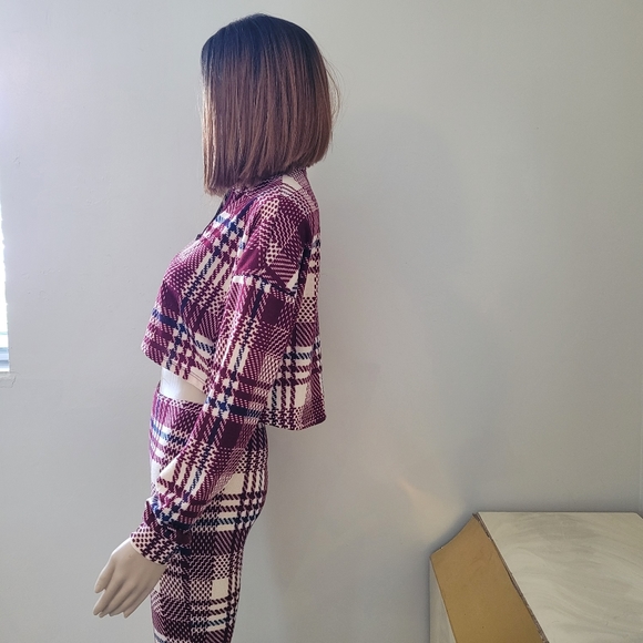 Burgundy Striped Plaid Cropped Short Set - Picture 7 of 8
